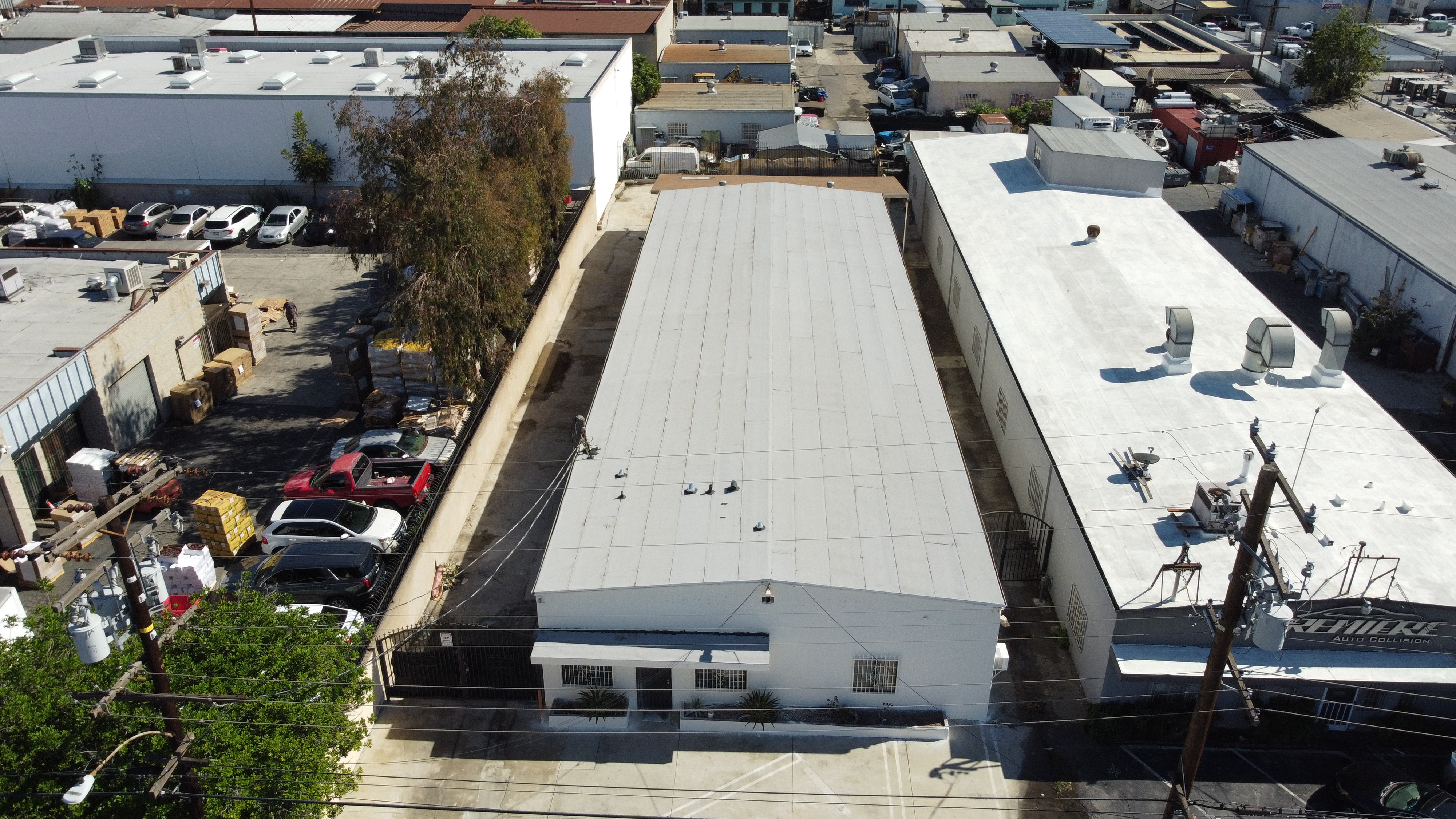 Small-Bay Warehouse in South El Monte