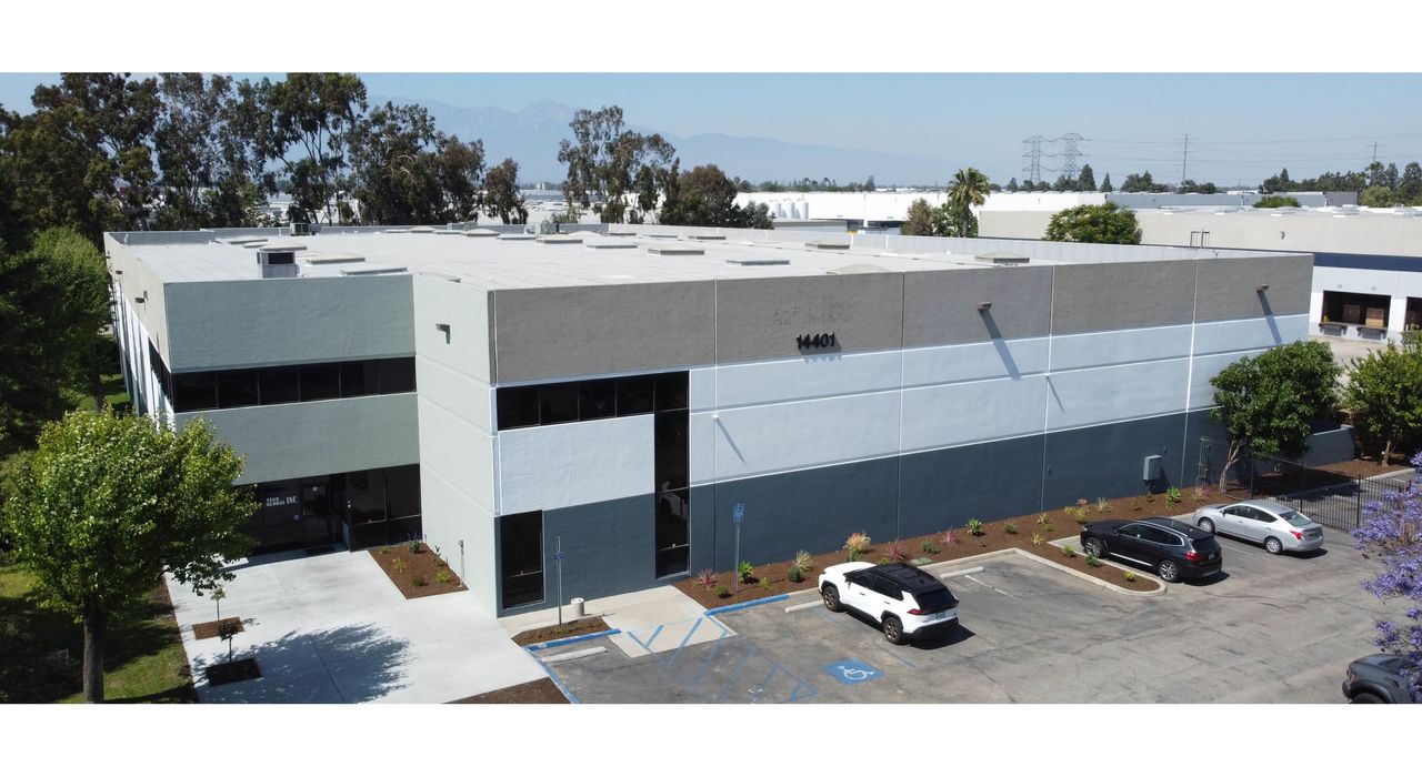 Medium-Bay Warehouse in Chino